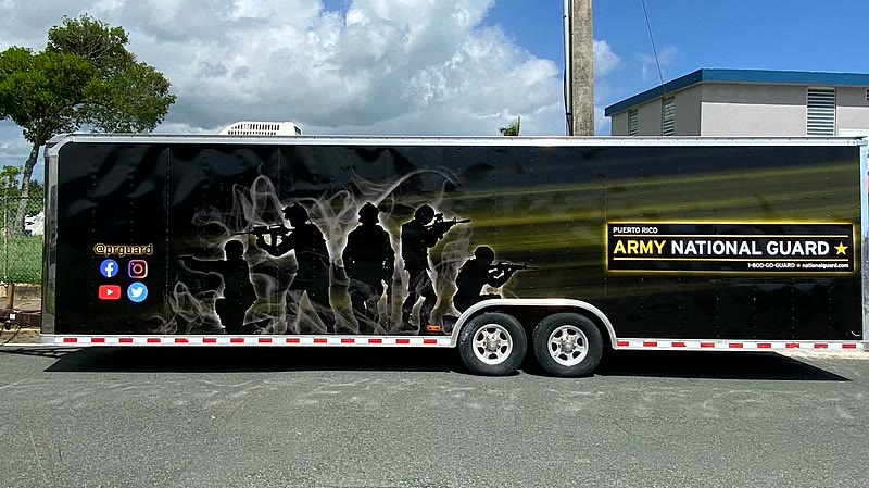 Vagón de la Puerto Rico Army National Guard rotulado a todo color